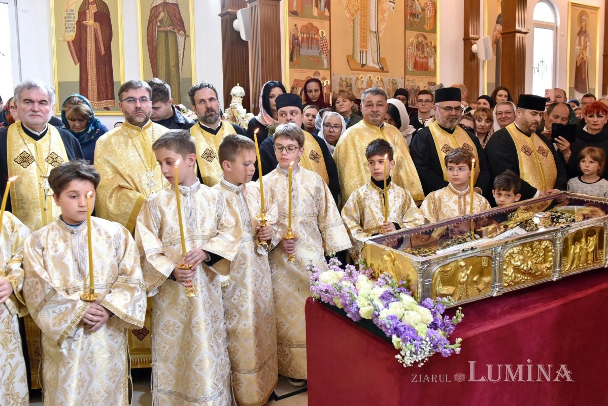 Sclipirile Luminii: 250 de ani de la aducerea moaștelor Sfântului Dimitrie cel Nou la Bucureşti 314198