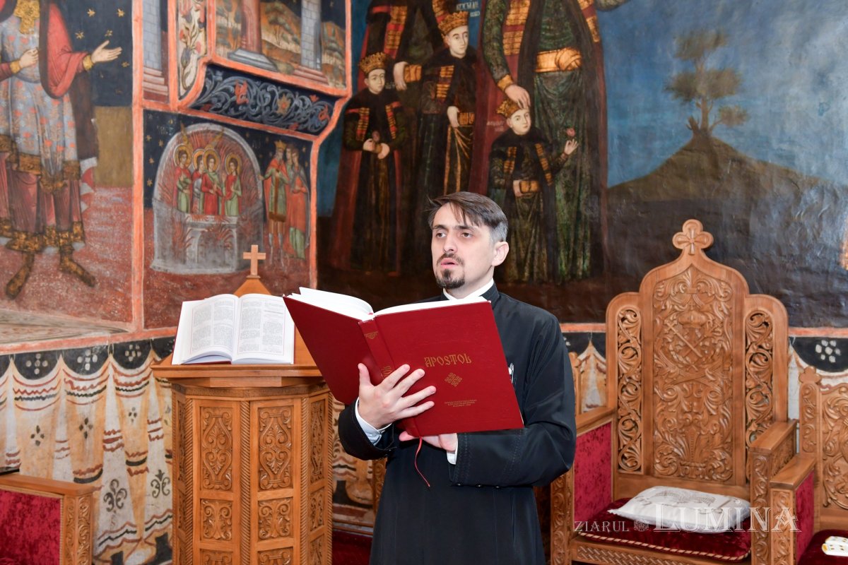 „Bogatul pierde mântuirea pentru că a fost nemilostiv față de săracul Lazăr” 314318