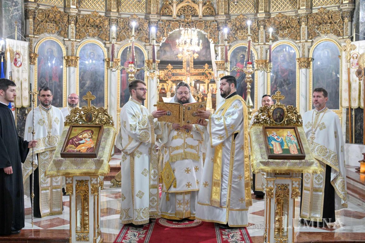 Clericii prahoveni s-au reunit la Palatul Patriarhiei 314823