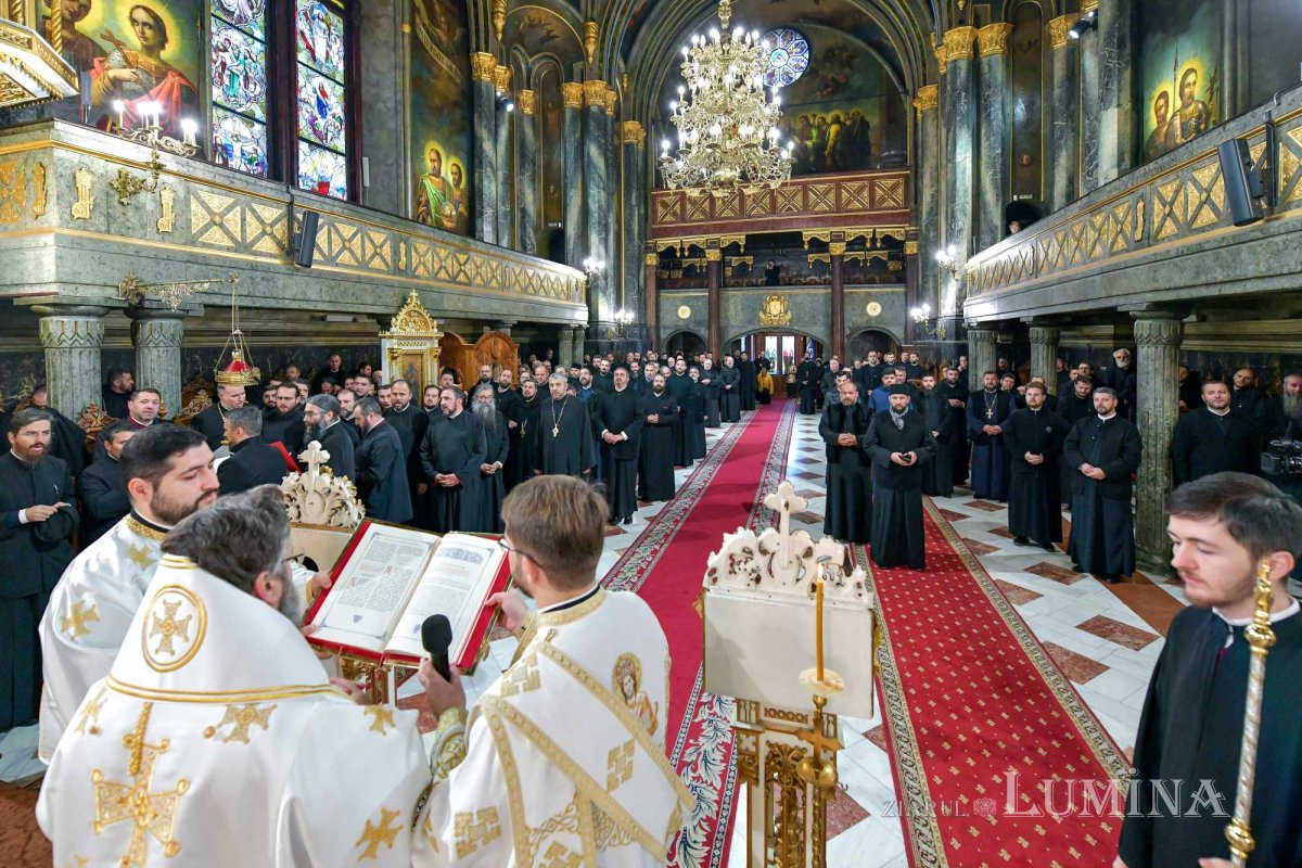 Clericii prahoveni s-au reunit la Palatul Patriarhiei 314824