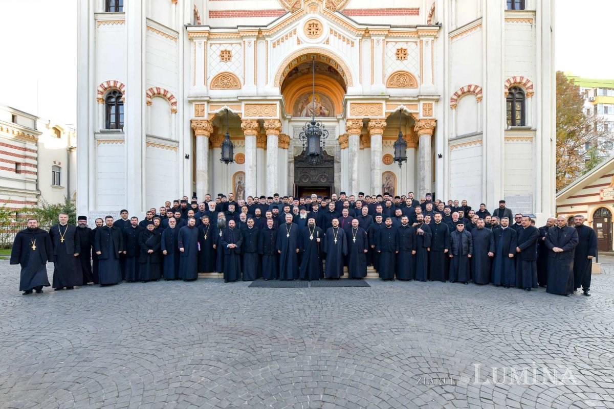 Clericii prahoveni s-au reunit la Palatul Patriarhiei 314830