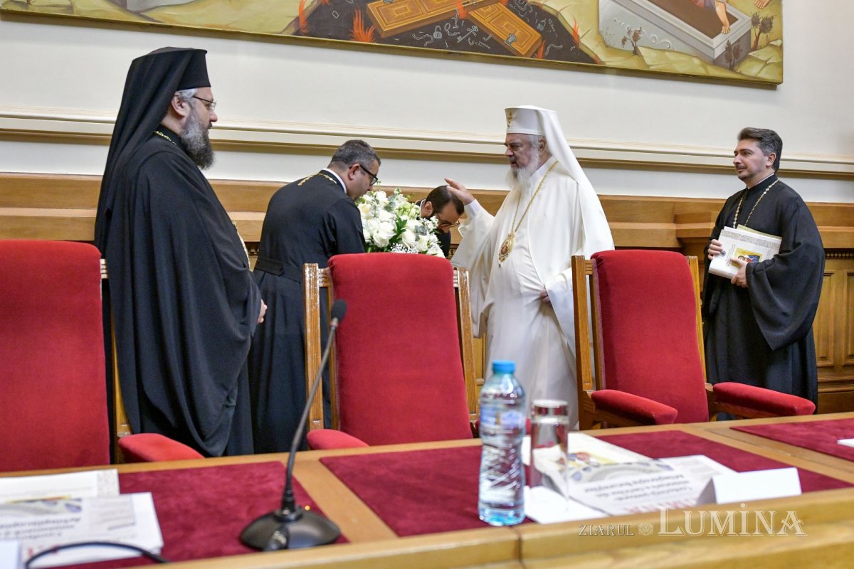 Clericii prahoveni s-au reunit la Palatul Patriarhiei 314831