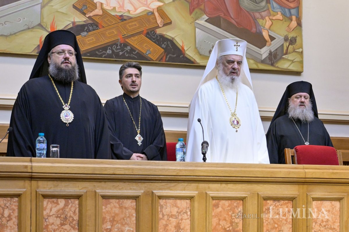 Clericii prahoveni s-au reunit la Palatul Patriarhiei 314832