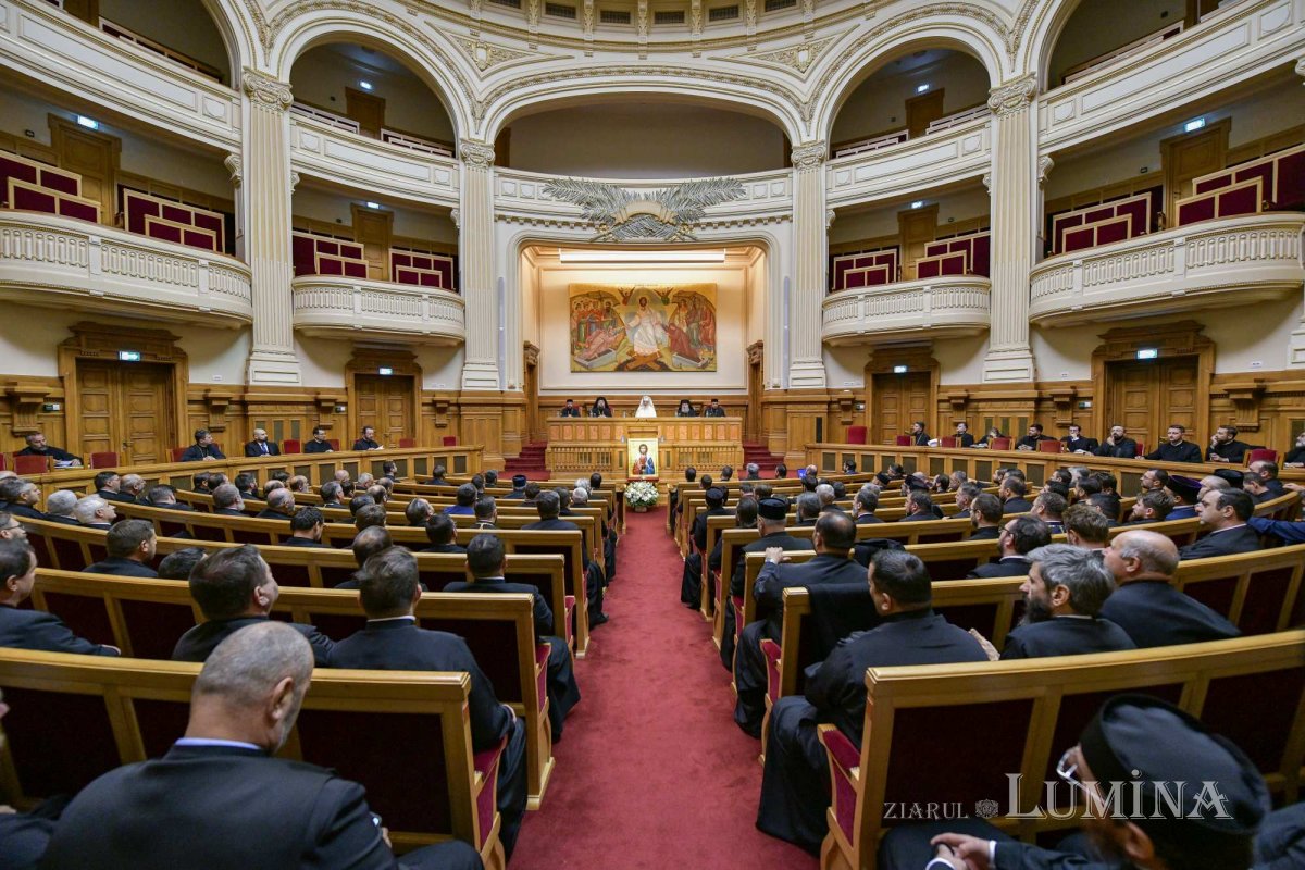 Clericii prahoveni s-au reunit la Palatul Patriarhiei 314836