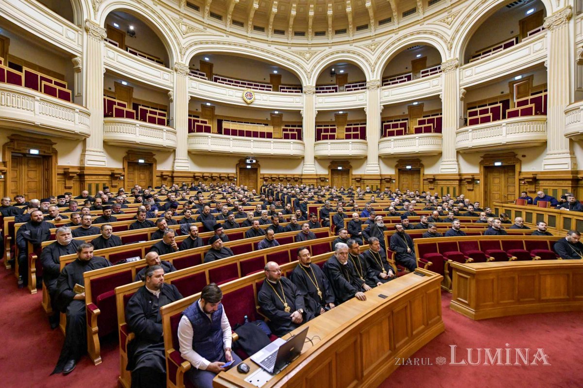 Clericii prahoveni s-au reunit la Palatul Patriarhiei 314838