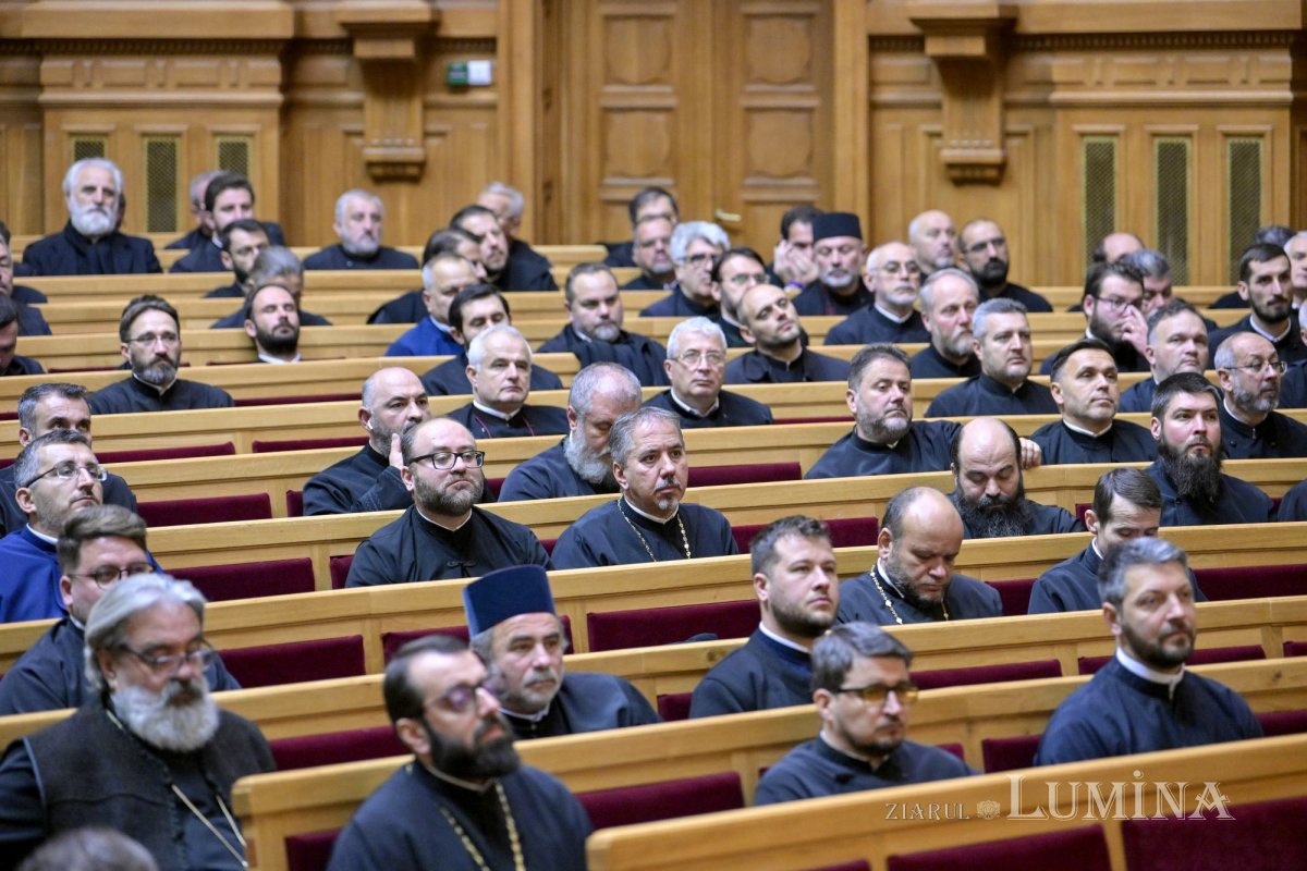 Clericii prahoveni s-au reunit la Palatul Patriarhiei 314839