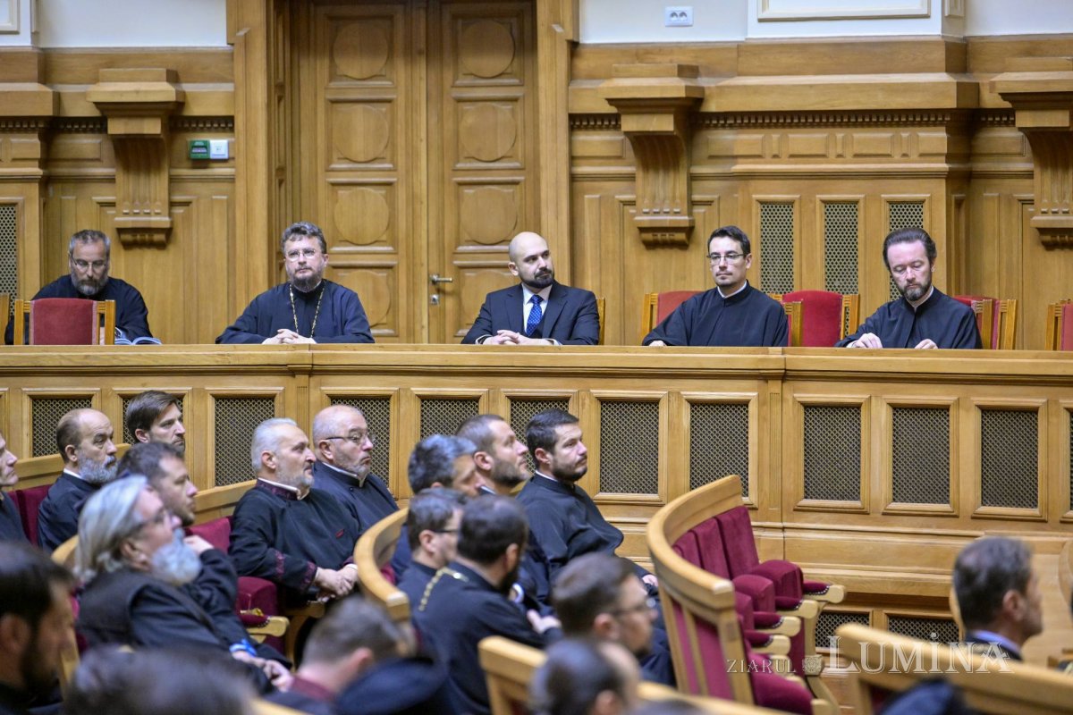 Clericii prahoveni s-au reunit la Palatul Patriarhiei 314845