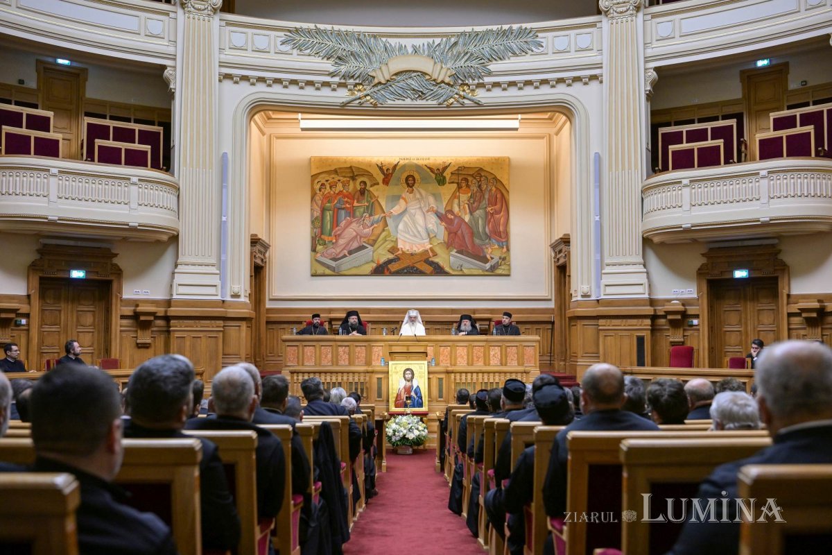 Clericii prahoveni s-au reunit la Palatul Patriarhiei 314849