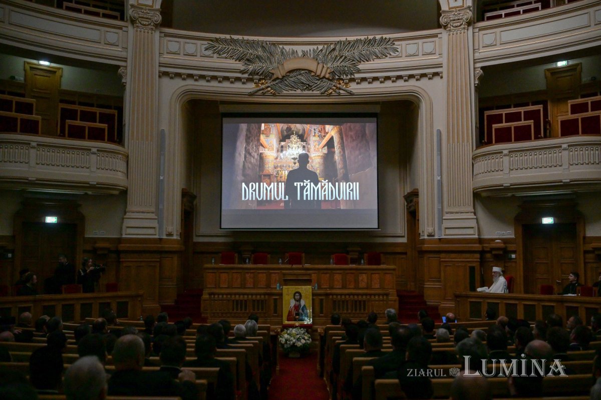 Clericii prahoveni s-au reunit la Palatul Patriarhiei 314850