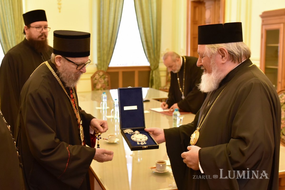 Oaspeți ortodocși sârbi în vizită la Patriarhia Română 314800