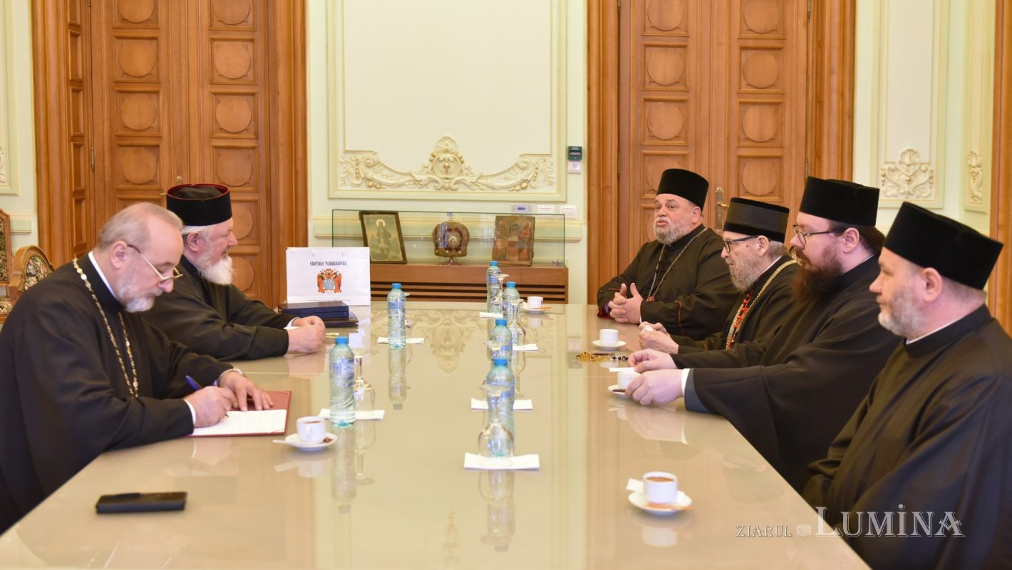 Oaspeți ortodocși sârbi în vizită la Patriarhia Română 314803