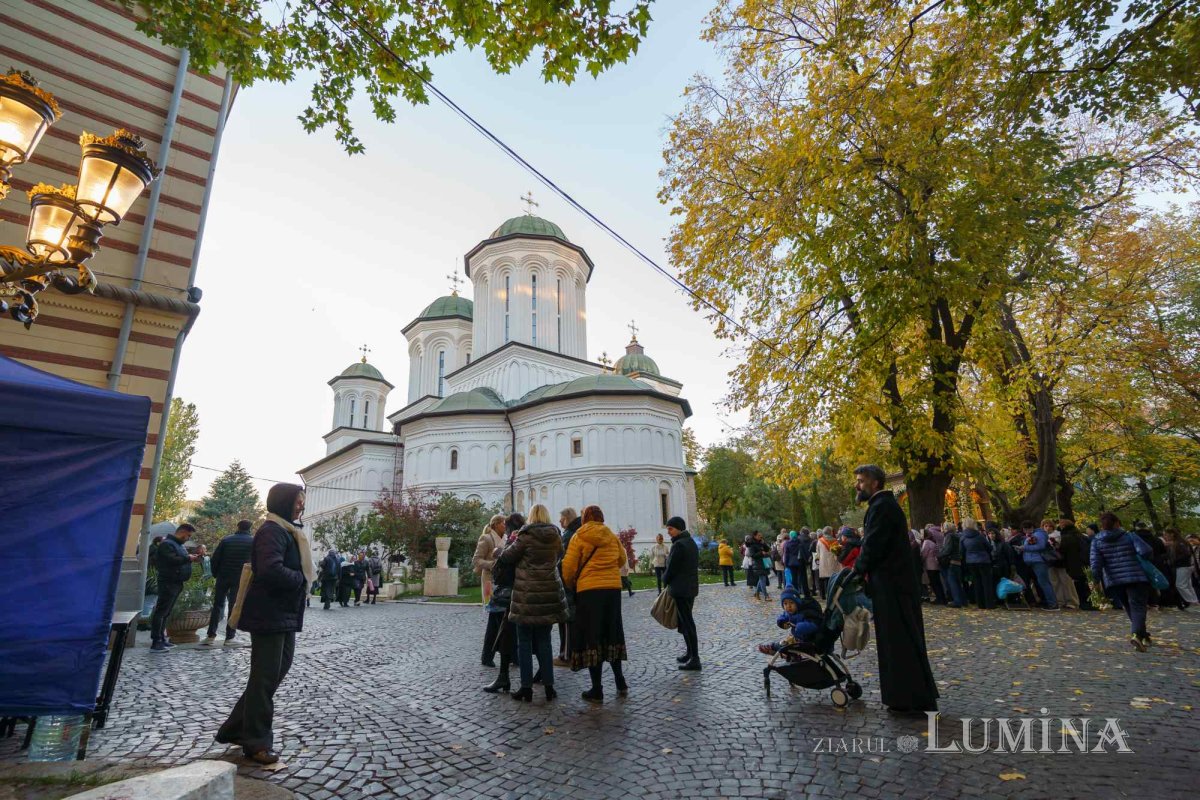Începutul sărbătorii Sfântului Ierarh Nectarie la Mănăstirea Radu Vodă 315186