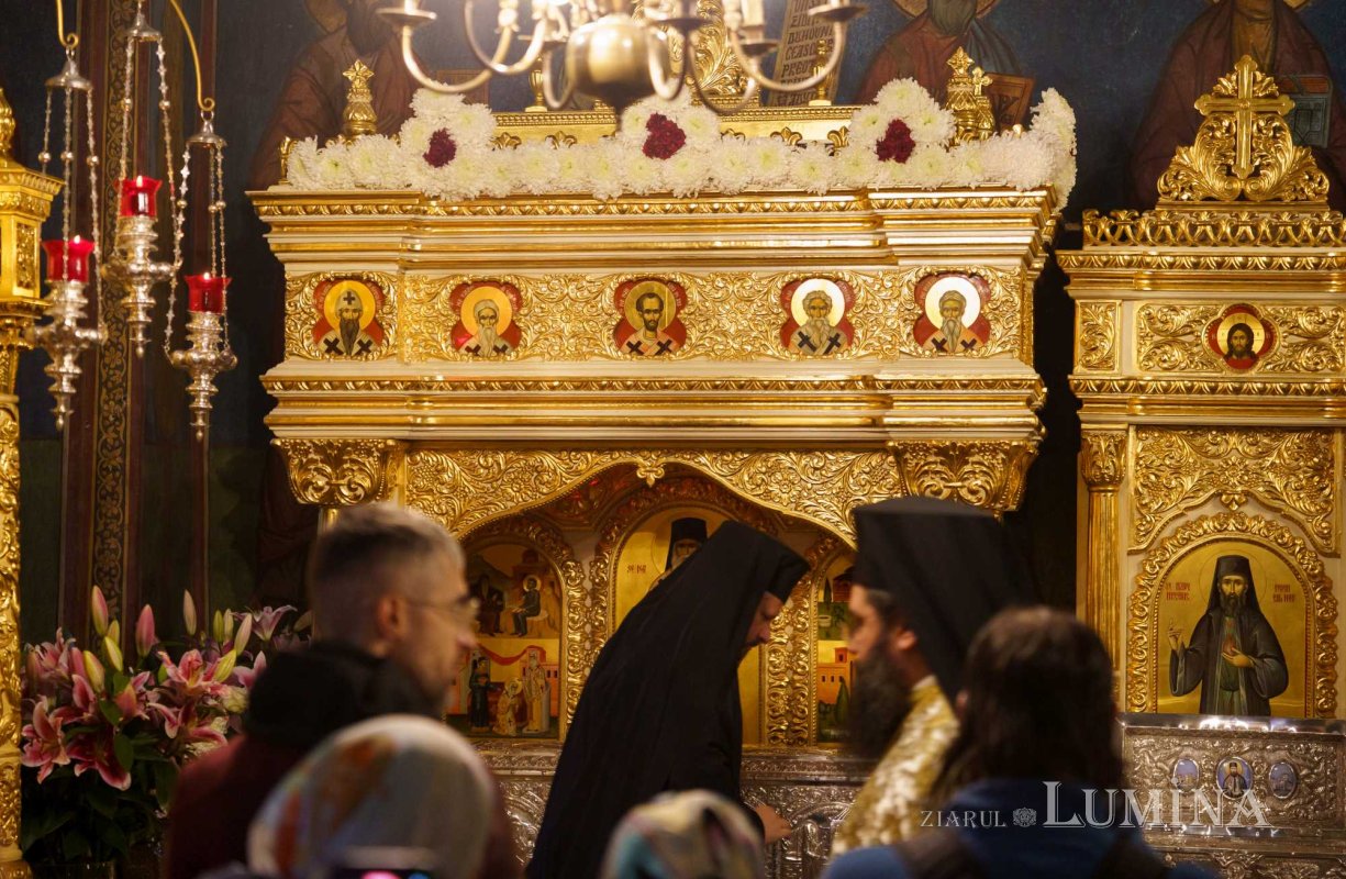 Începutul sărbătorii Sfântului Ierarh Nectarie la Mănăstirea Radu Vodă 315194