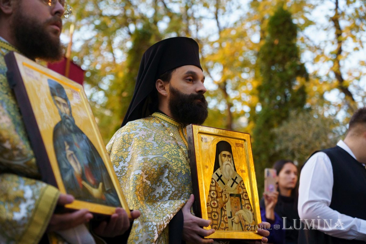 Începutul sărbătorii Sfântului Ierarh Nectarie la Mănăstirea Radu Vodă 315201