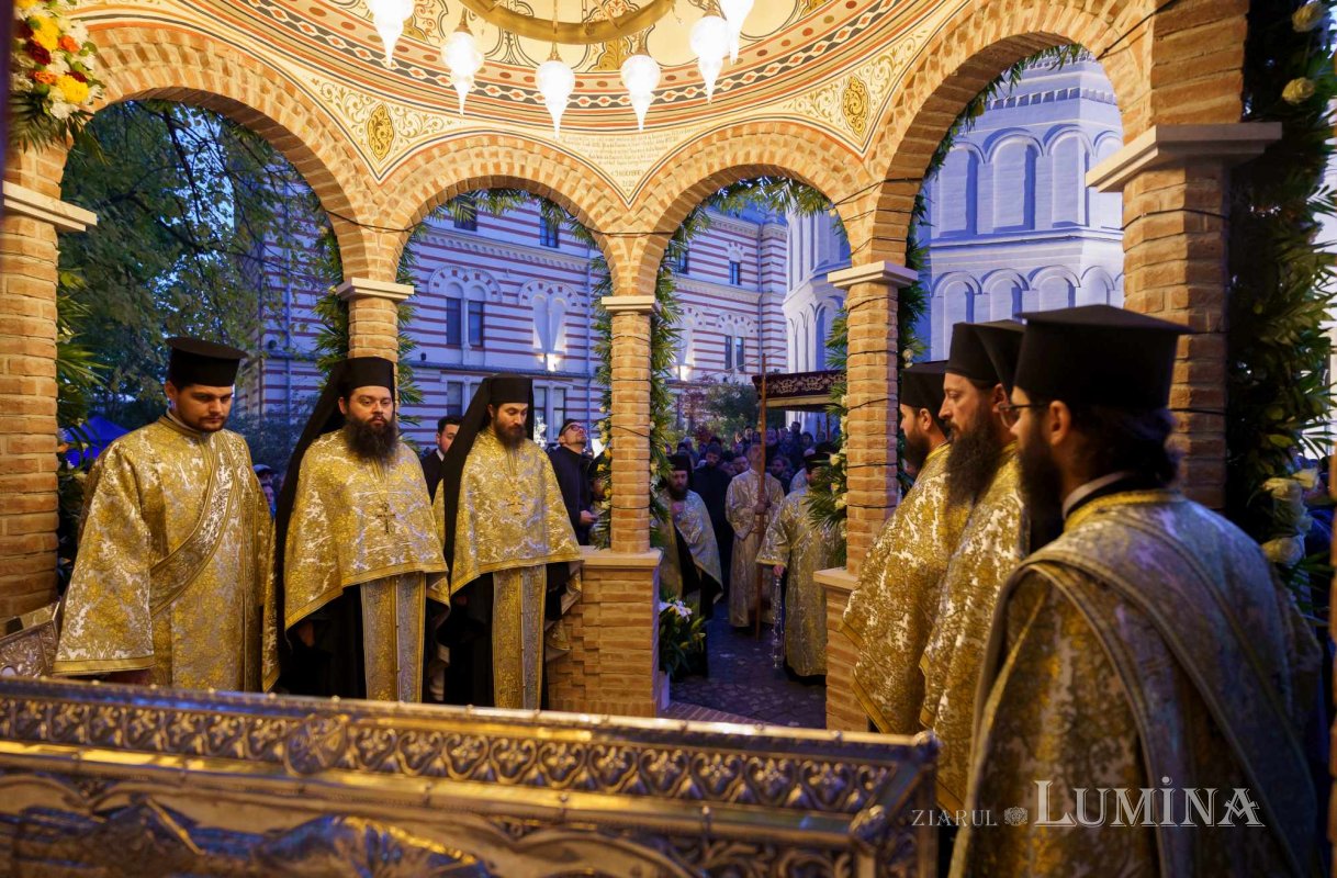 Începutul sărbătorii Sfântului Ierarh Nectarie la Mănăstirea Radu Vodă 315205