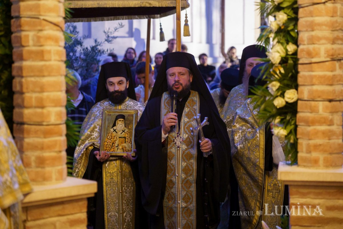 Începutul sărbătorii Sfântului Ierarh Nectarie la Mănăstirea Radu Vodă 315206