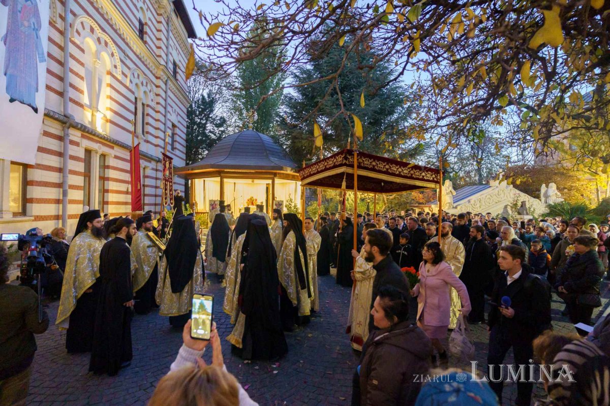 Începutul sărbătorii Sfântului Ierarh Nectarie la Mănăstirea Radu Vodă 315207