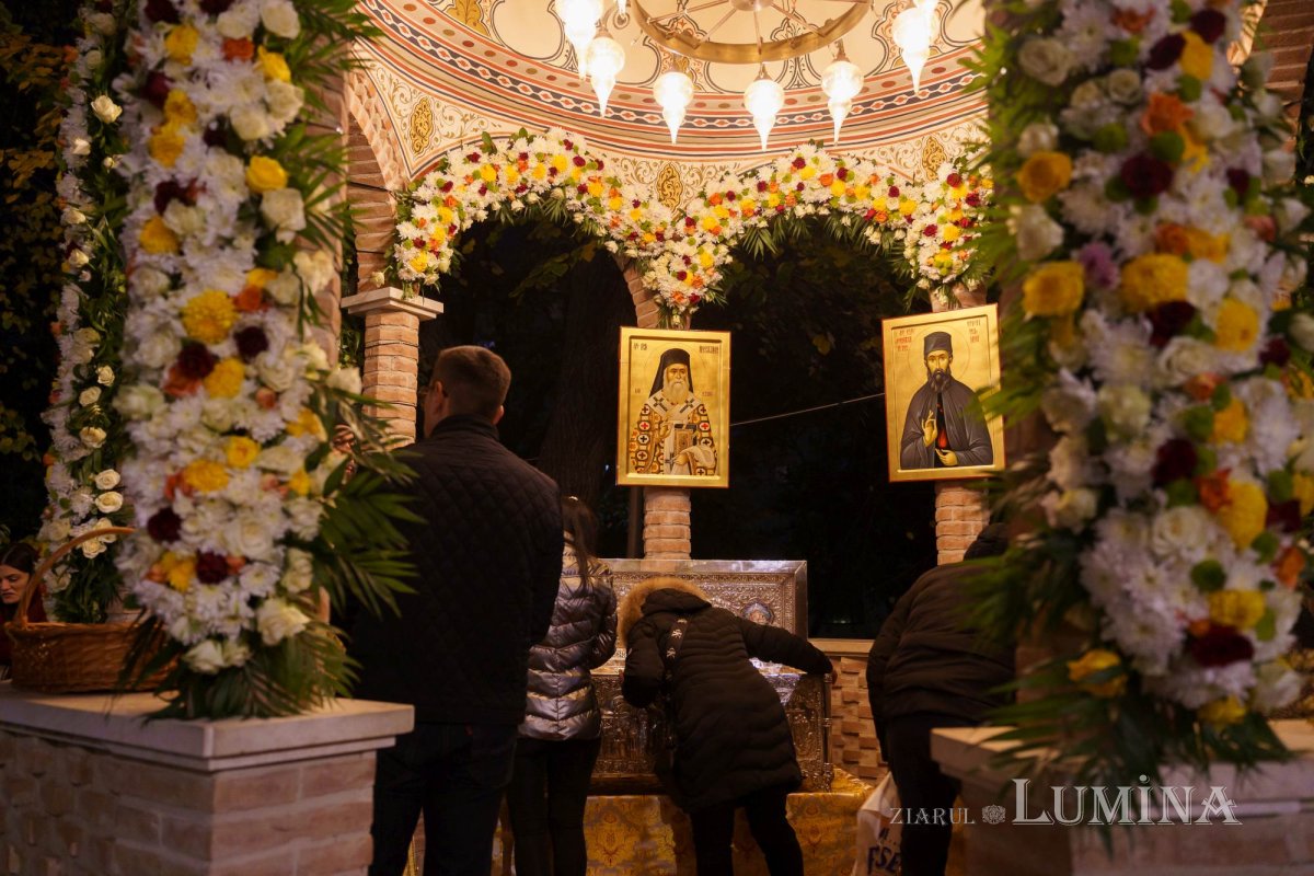 Începutul sărbătorii Sfântului Ierarh Nectarie la Mănăstirea Radu Vodă 315214