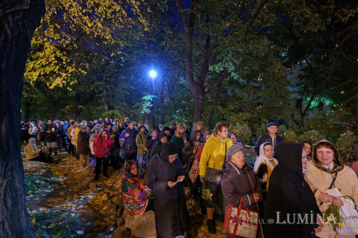 Începutul sărbătorii Sfântului Ierarh Nectarie la Mănăstirea Radu Vodă 315216