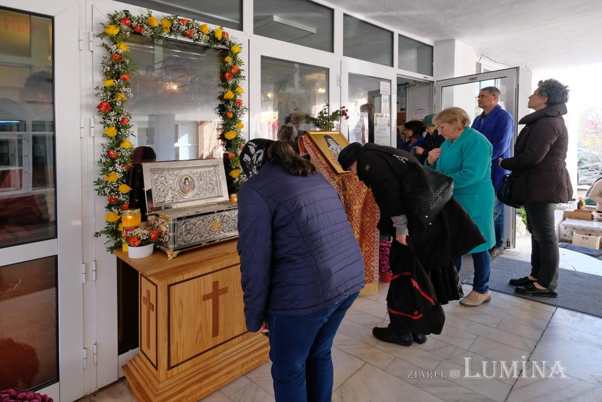 Moaștele Sfântului Nectarie pentru o capelă de spital din Capitală 315045