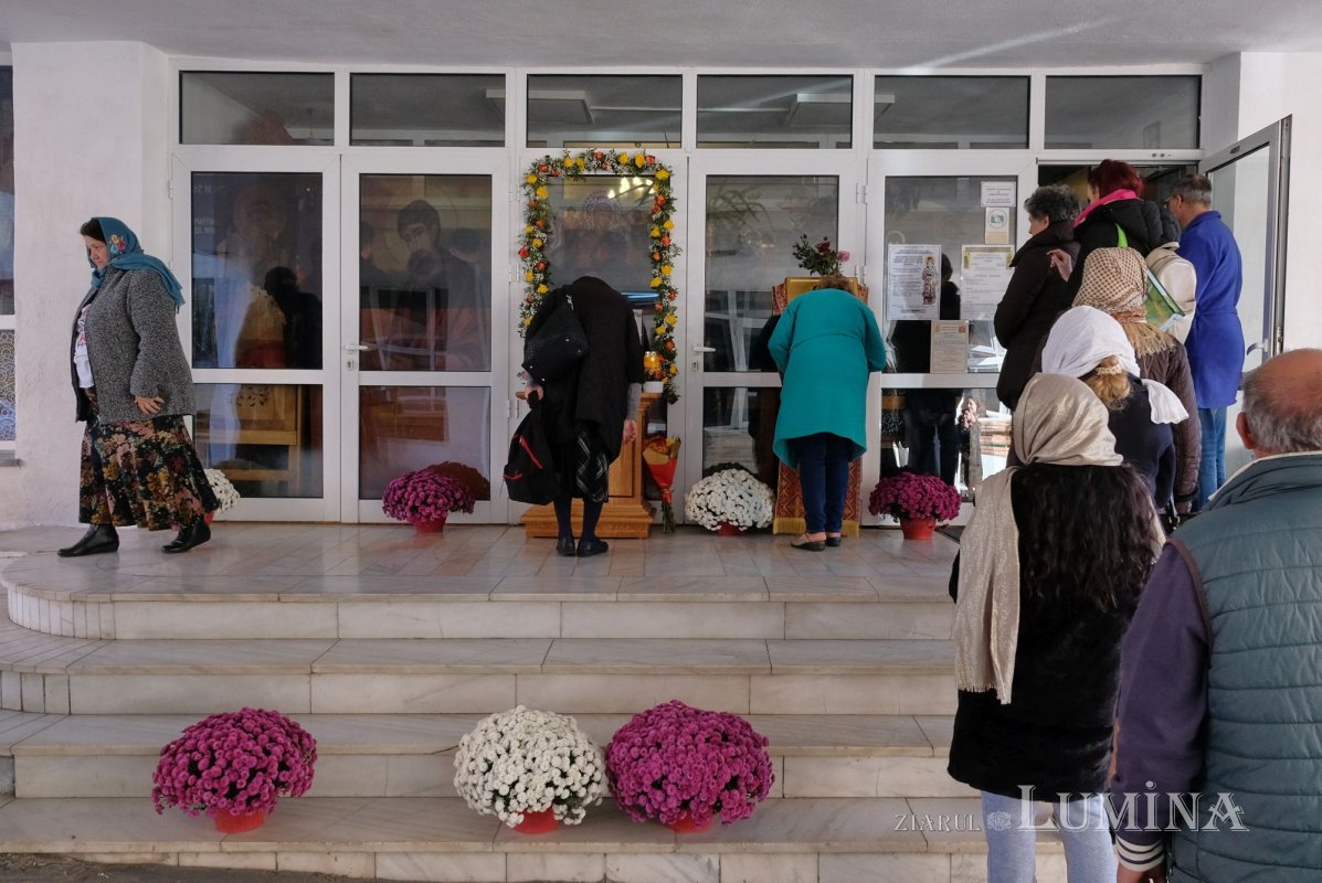 Moaștele Sfântului Nectarie pentru o capelă de spital din Capitală 315046