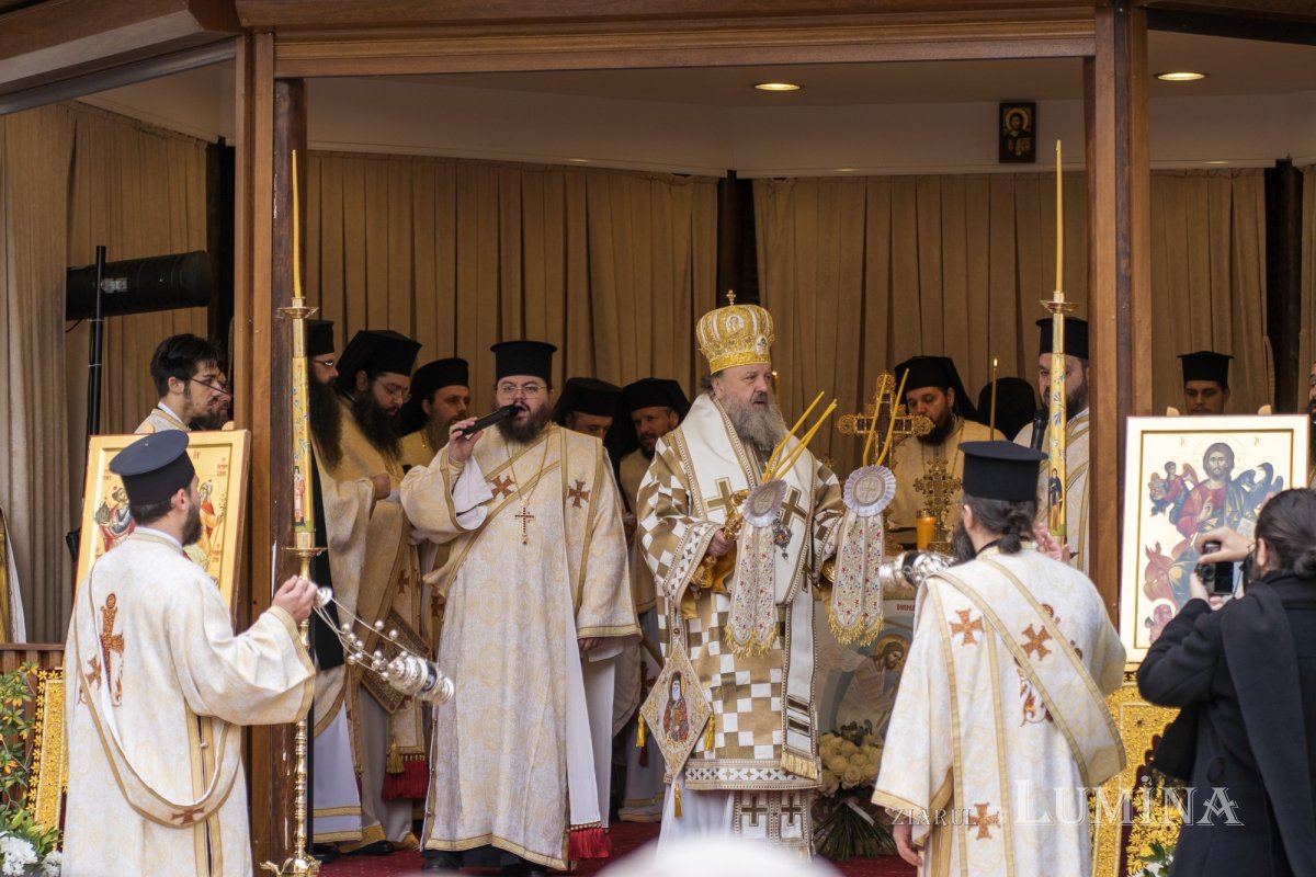Prinos de laudă adus unui ierarh taumaturg în Capitală 315330