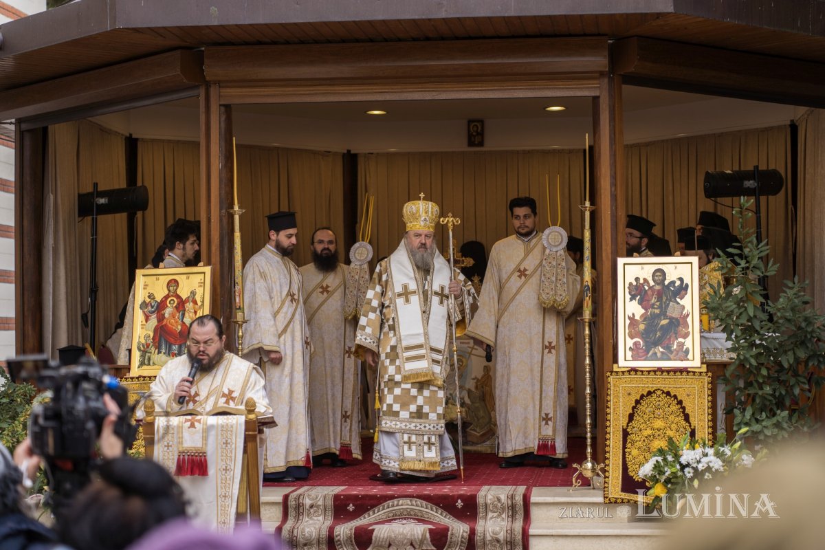 Prinos de laudă adus unui ierarh taumaturg în Capitală 315335