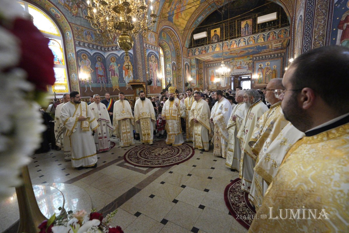 Moment al împlinirilor în Parohia „Sfinții Voievozi” din Urlați 315418