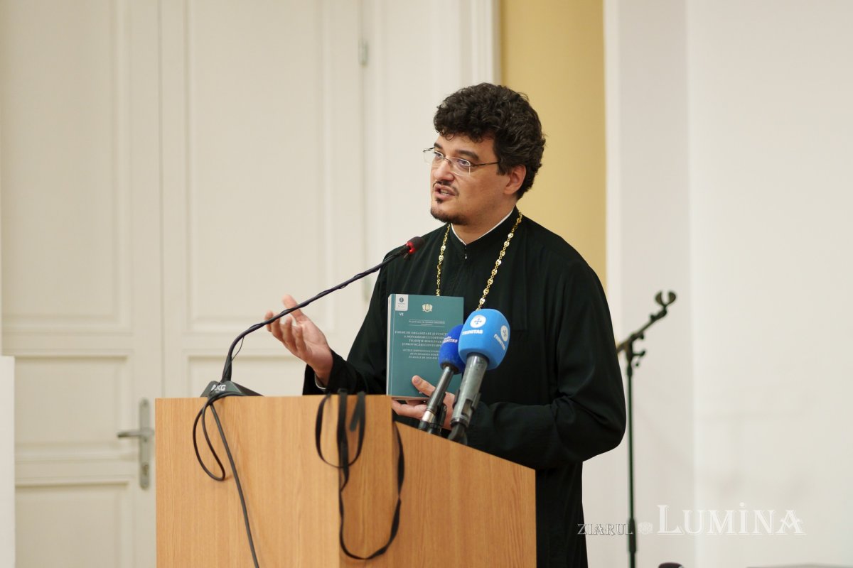 Volum dedicat formelor de organizare și funcționare a monahismului ortodox 315896