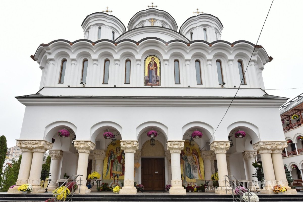 Sclipirile Luminii: Biserica Şerban Vodă din Capitală 315909