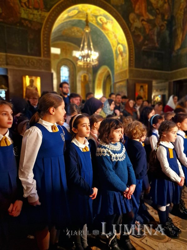 Episcopul Europei de Nord, la o biserică din Capitală 316455