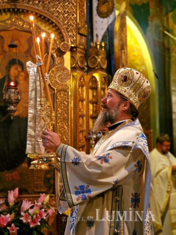 Episcopul Europei de Nord, la o biserică din Capitală 316457