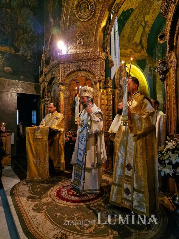 Episcopul Europei de Nord, la o biserică din Capitală 316458