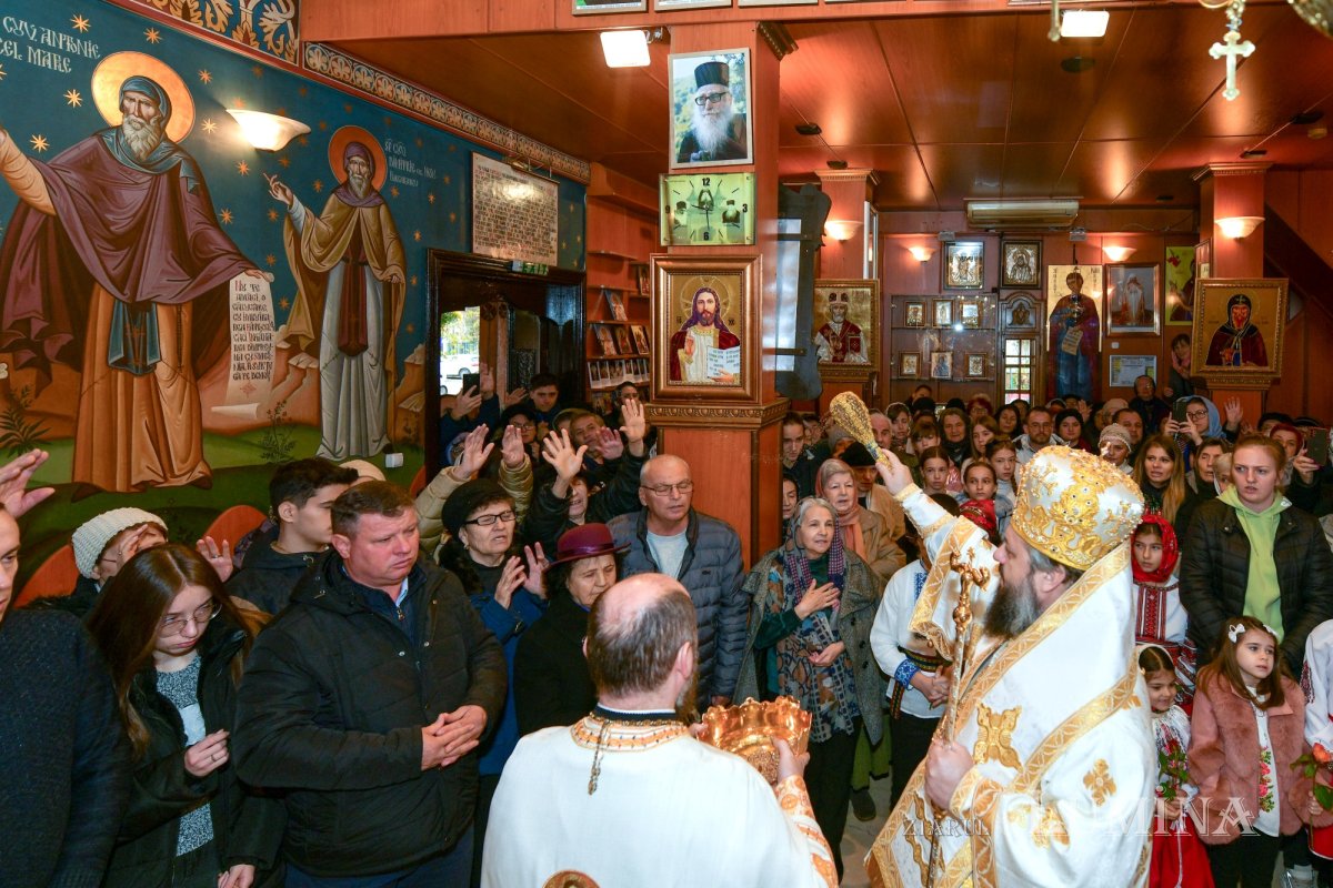 O nouă raclă pentru moaștele Sfântului Cuvios Antonie de la Iezerul Vâlcii 316594