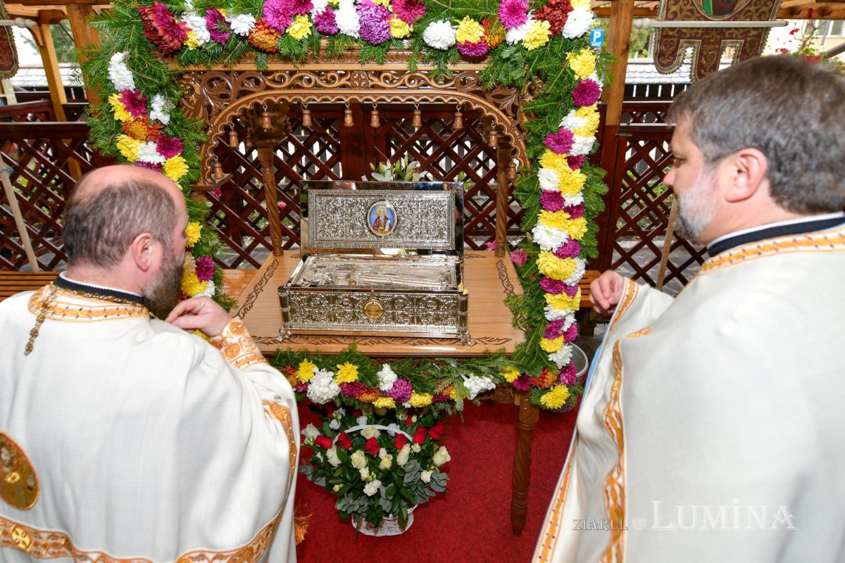 O nouă raclă pentru moaștele Sfântului Cuvios Antonie de la Iezerul Vâlcii 316596