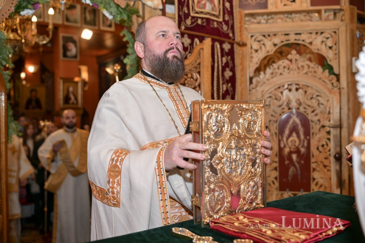 O nouă raclă pentru moaștele Sfântului Cuvios Antonie de la Iezerul Vâlcii 316598