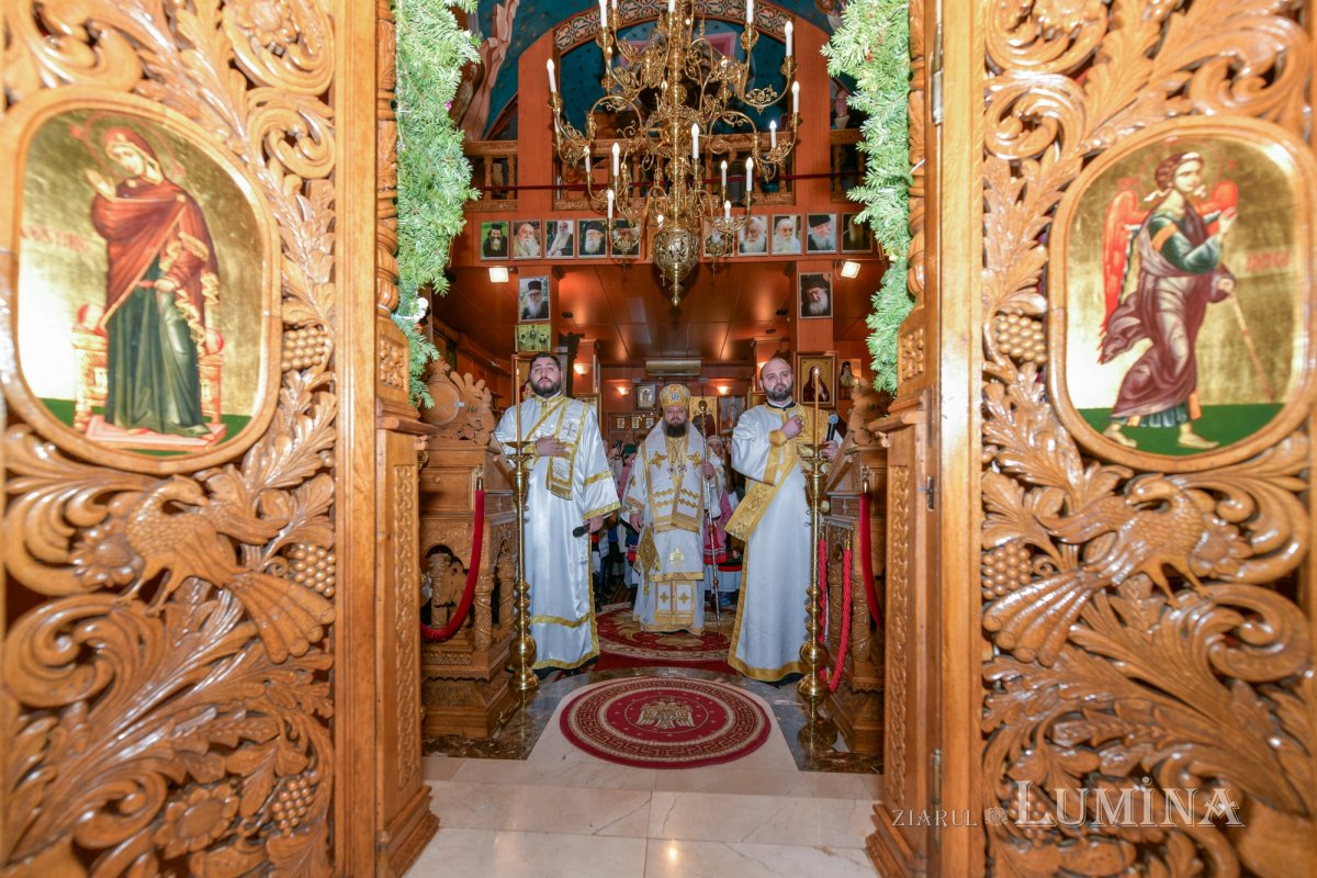 O nouă raclă pentru moaștele Sfântului Cuvios Antonie de la Iezerul Vâlcii 316601