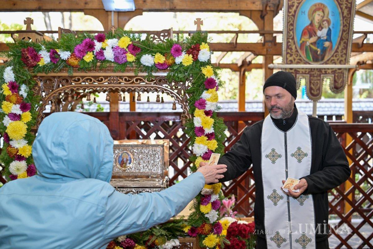 O nouă raclă pentru moaștele Sfântului Cuvios Antonie de la Iezerul Vâlcii 316620