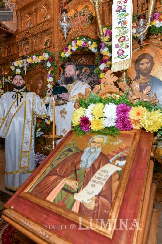 O nouă raclă pentru moaștele Sfântului Cuvios Antonie de la Iezerul Vâlcii 316621