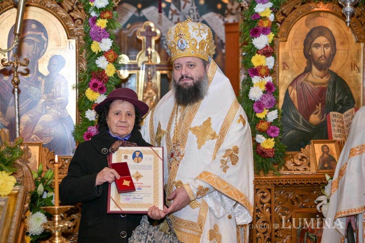 O nouă raclă pentru moaștele Sfântului Cuvios Antonie de la Iezerul Vâlcii 316628