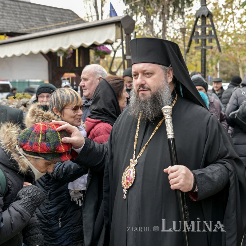 O nouă raclă pentru moaștele Sfântului Cuvios Antonie de la Iezerul Vâlcii 316630