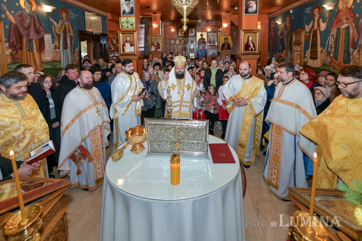 O nouă raclă pentru moaștele Sfântului Cuvios Antonie de la Iezerul Vâlcii 316633