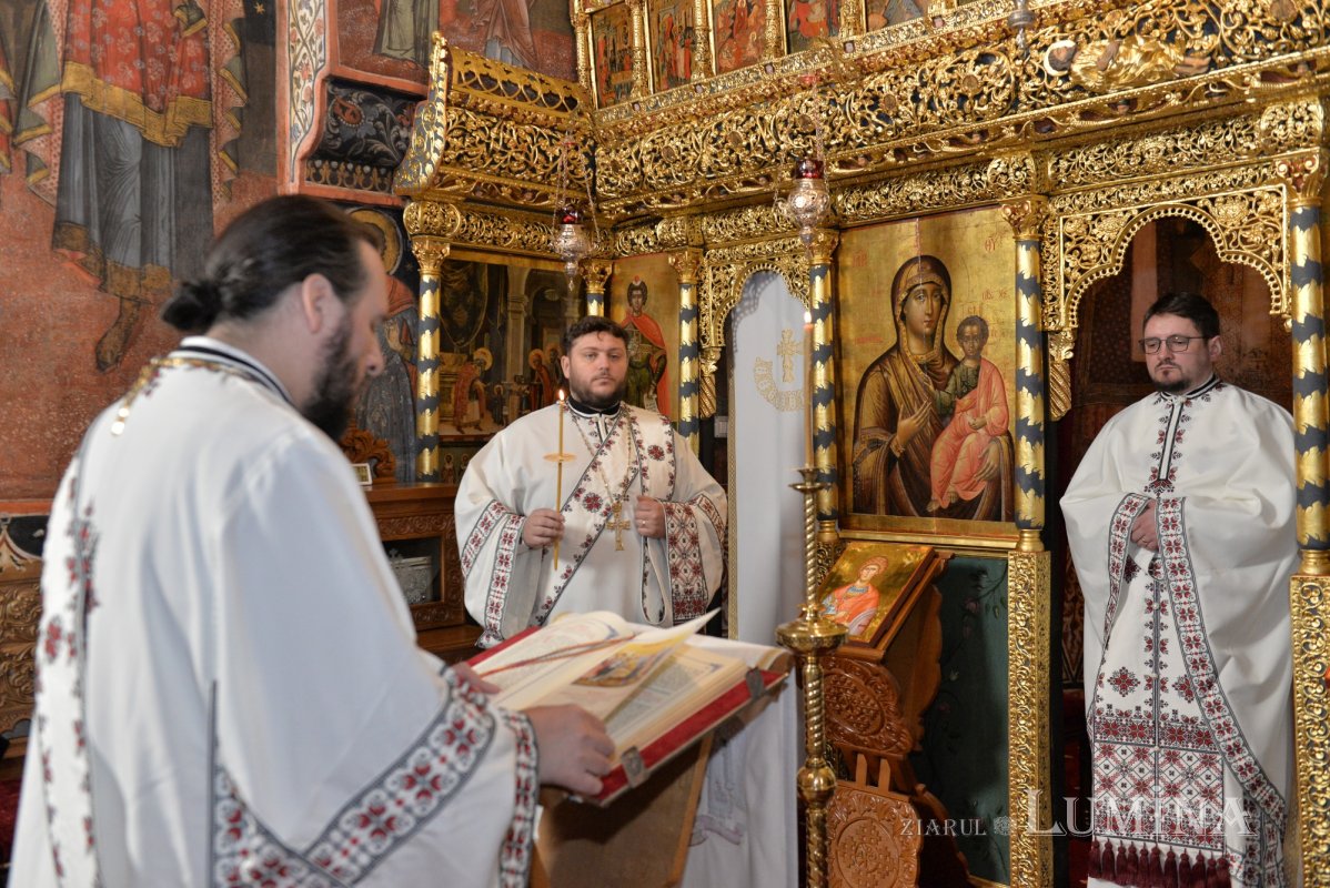 „Iisus Hristos dăruiește lumină sufletului și trupului” 317383