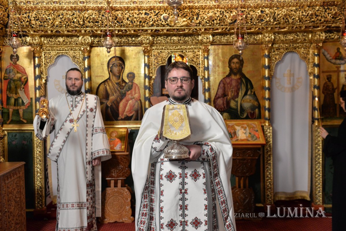 „Iisus Hristos dăruiește lumină sufletului și trupului” 317385