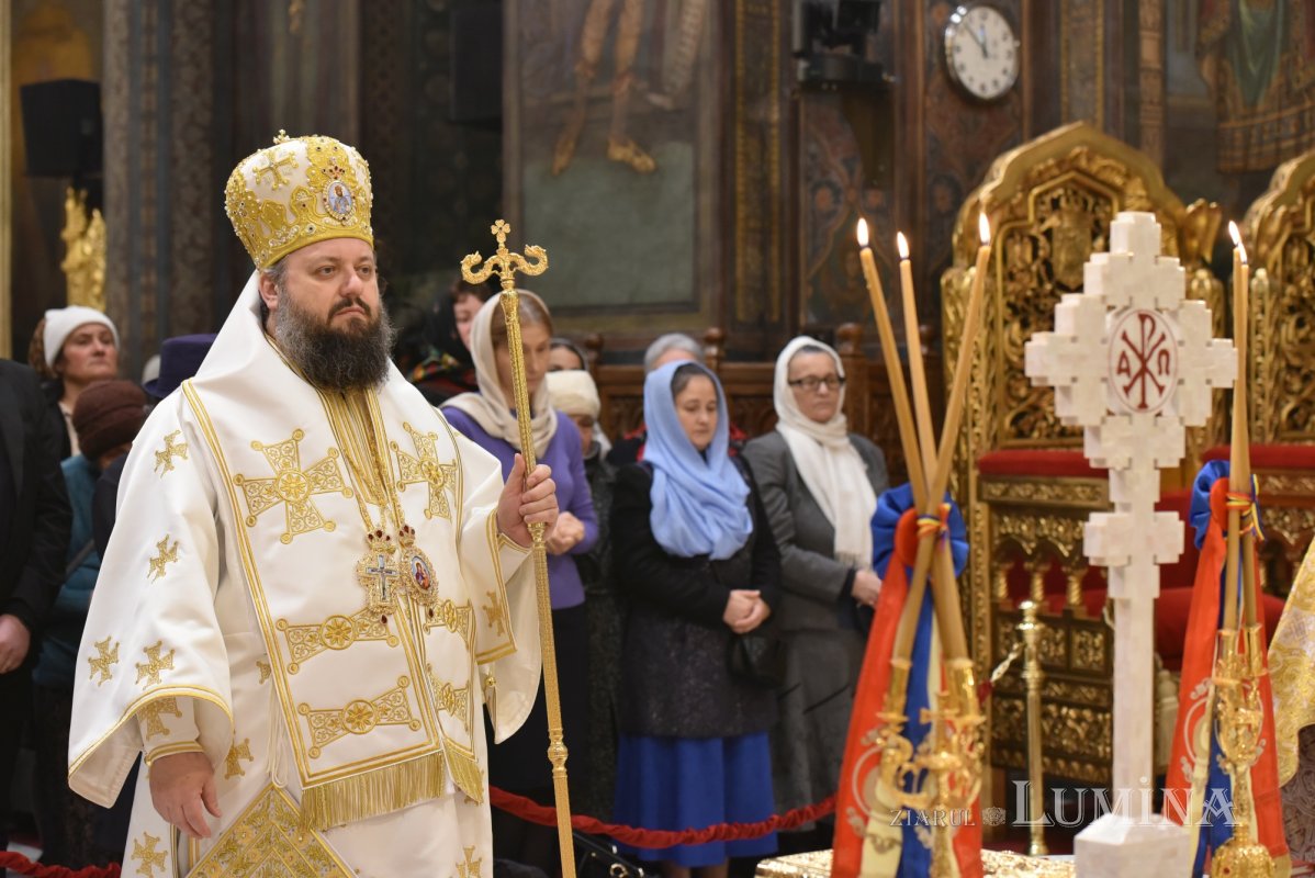 Rugăciune pe Dealul Patriarhiei la ceas de sărbătoare a poporului român 317368