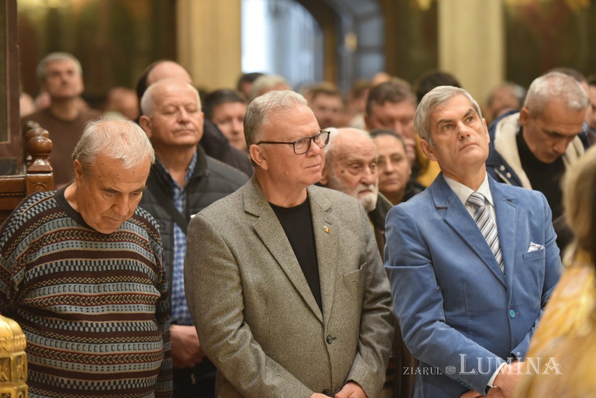 Rugăciune pe Dealul Patriarhiei la ceas de sărbătoare a poporului român 317373