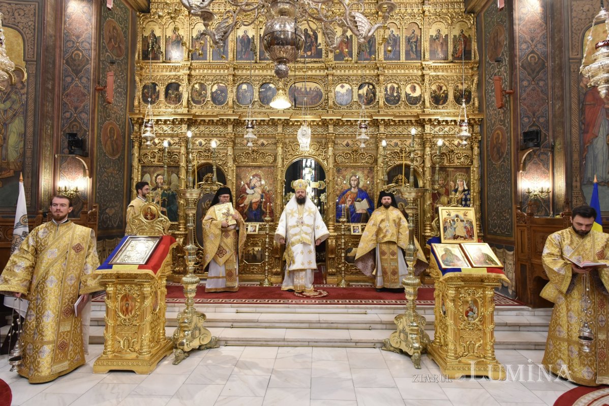 Rugăciune pe Dealul Patriarhiei la ceas de sărbătoare a poporului român 317374