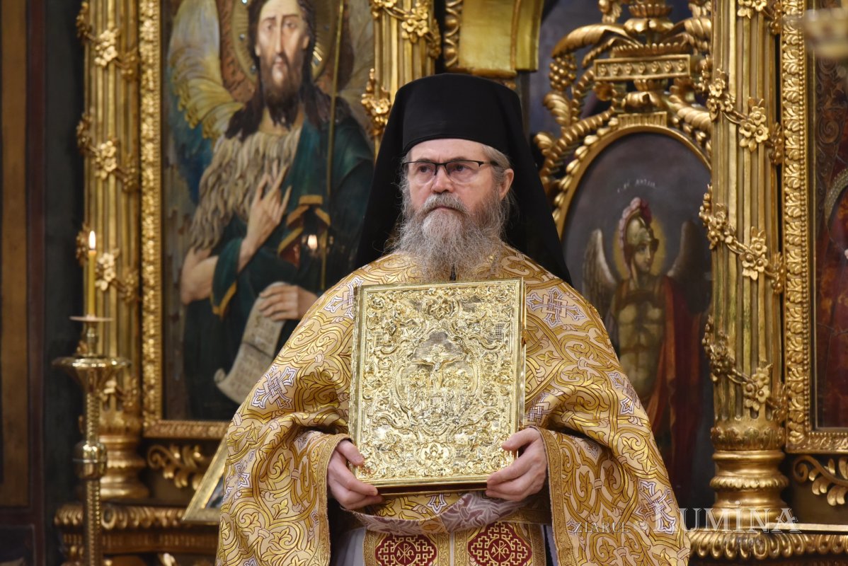 Rugăciune pe Dealul Patriarhiei la ceas de sărbătoare a poporului român 317375