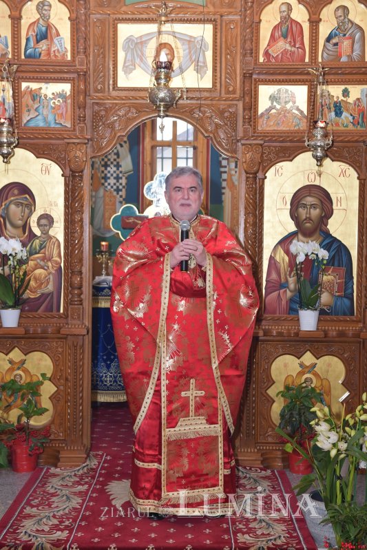 Binecuvântarea Sfântului Vasile cel Mare la o parohie bucureșteană 317713
