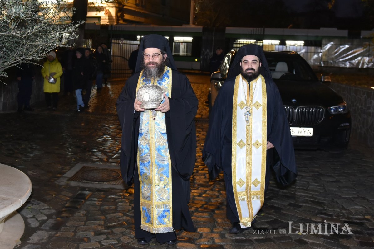 Moaștele Sfântului Ioan Botezătorul la Biserica „Sfântul Gheorghe”-Nou 317775